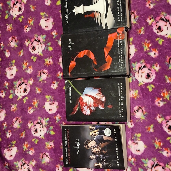 Twilight Book Series - Picture 2 of 2